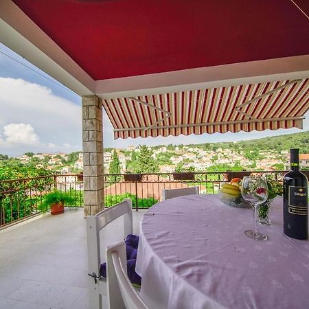 Apartman Mate Splitska Bagian luar foto