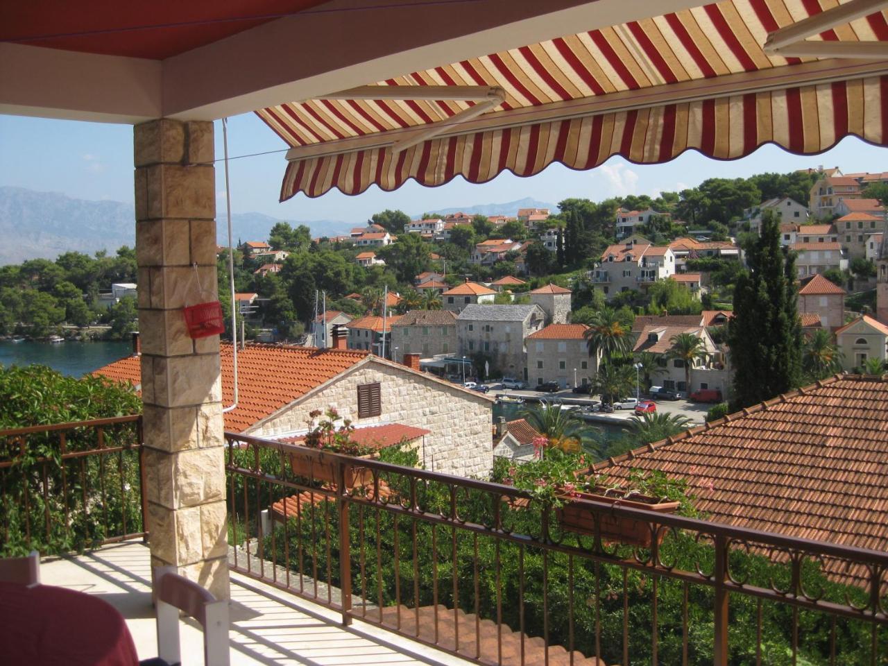 Apartman Mate Splitska Bagian luar foto