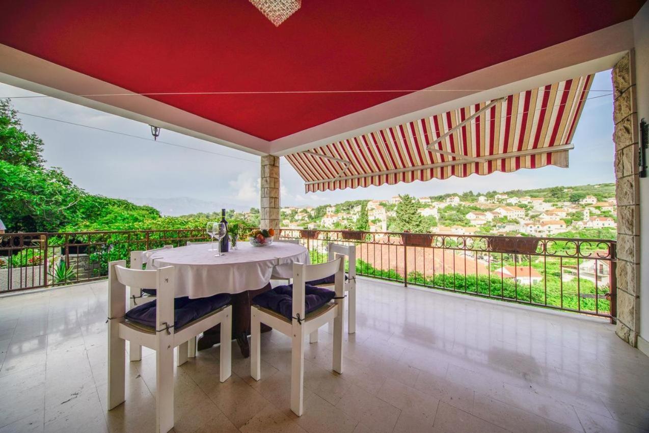 Apartman Mate Splitska Bagian luar foto