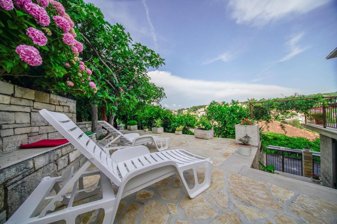 Apartman Mate Splitska Bagian luar foto