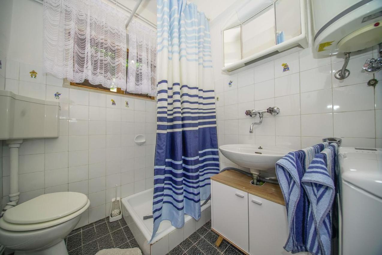 Apartman Mate Splitska Bagian luar foto