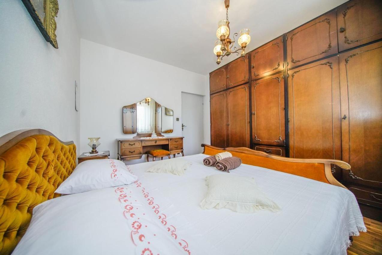 Apartman Mate Splitska Bagian luar foto