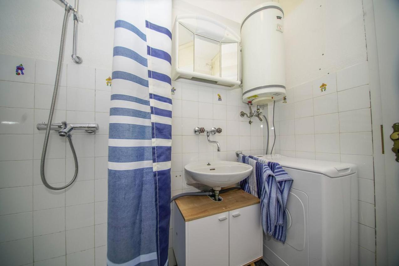 Apartman Mate Splitska Bagian luar foto
