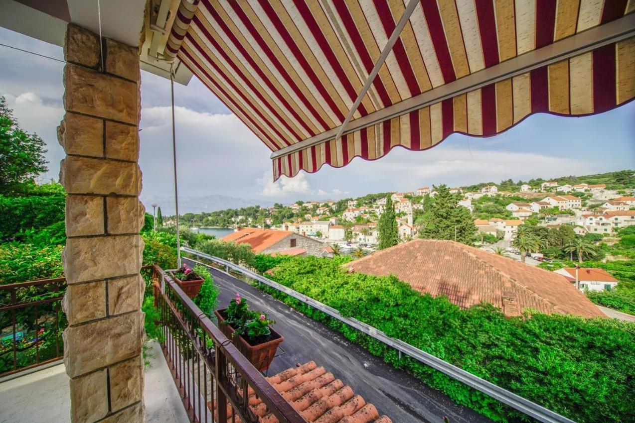 Apartman Mate Splitska Bagian luar foto