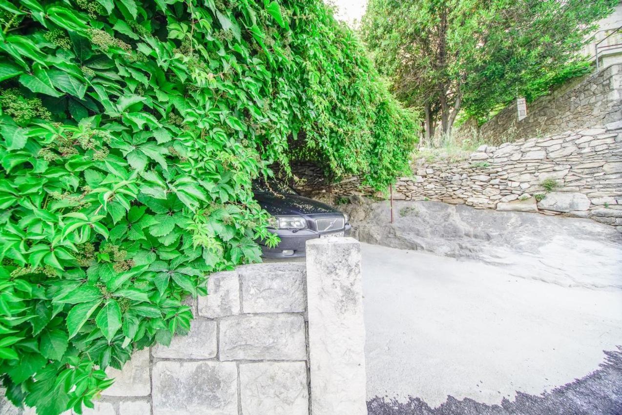 Apartman Mate Splitska Bagian luar foto