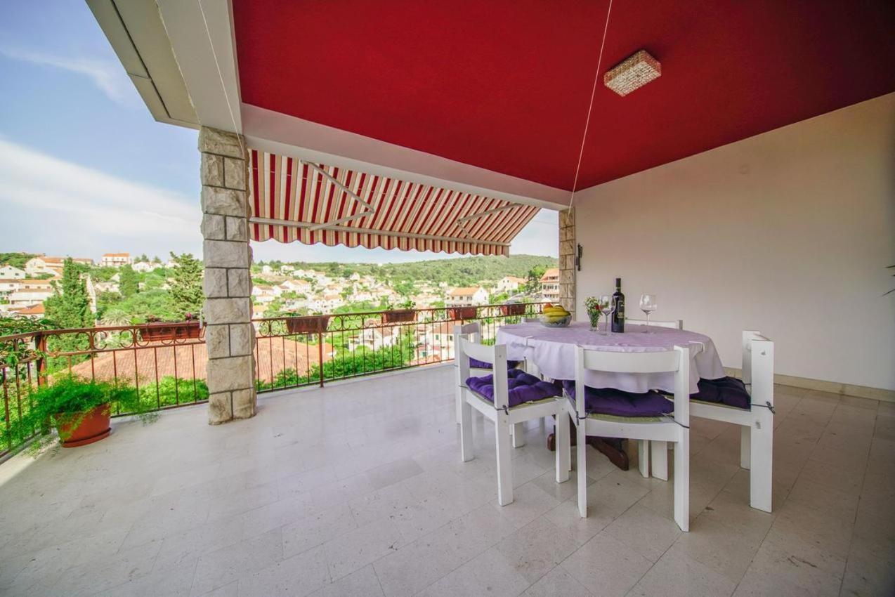 Apartman Mate Splitska Bagian luar foto